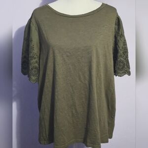 Emery Rose‎ 4XL Green Tee with lace detail at sleeve